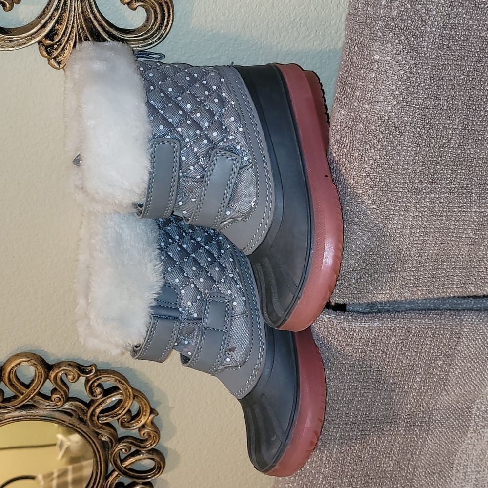 CARTER' GIRLS SNOW BOOTS SZ-8